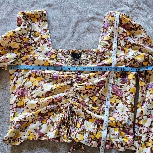 NWT Sanctuary V-Neck Cropped Blouse With Drawstring Medium - Picture 9 of 9